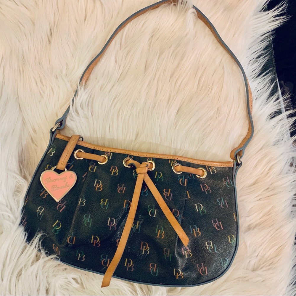 🔴 Dooney & Bourke Signature Shoulder bag